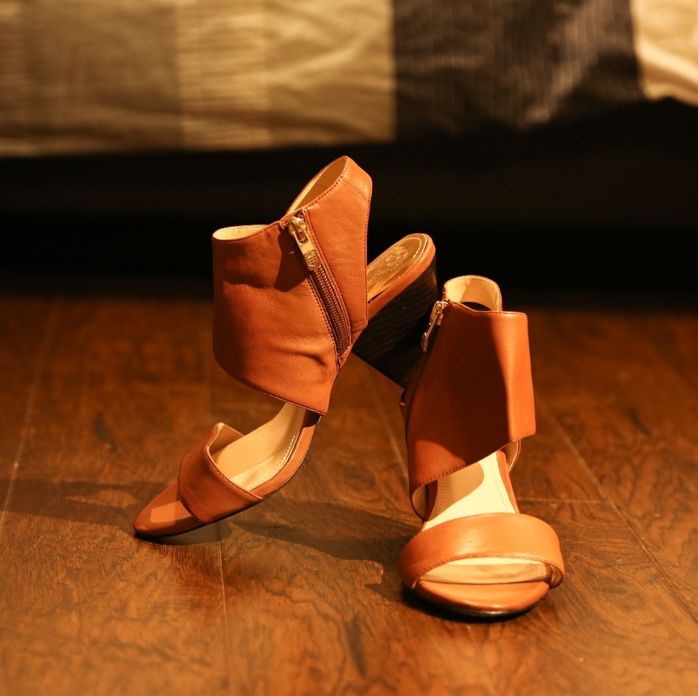 Vince Camuto Heels NWOT